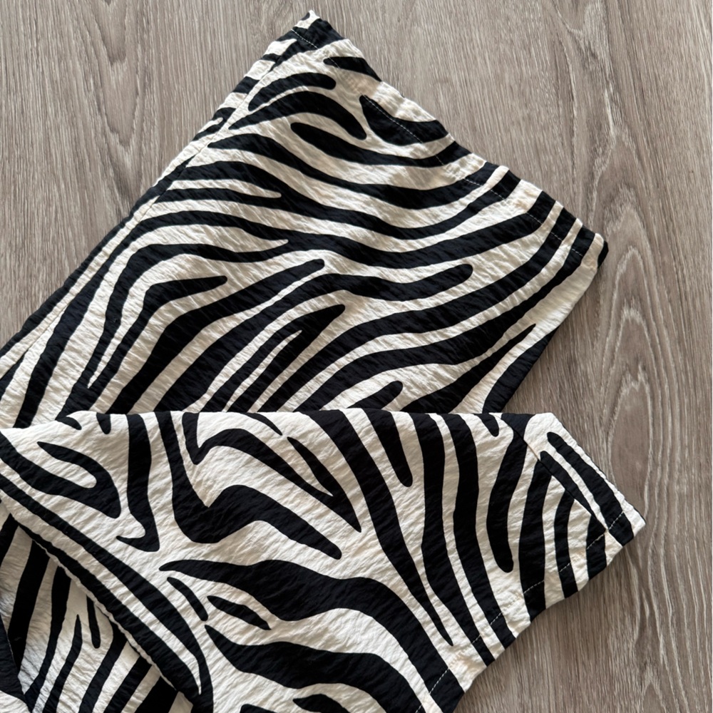Zebra Print Wide Leg Pants - Picture 4 of 9